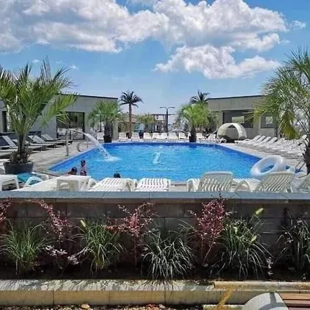 Premium Promenada & With Pool Navodari