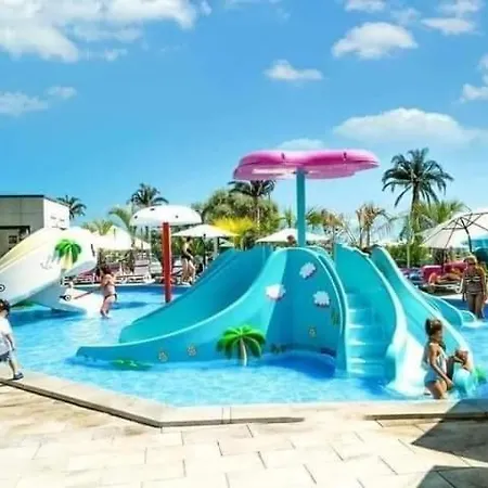 Premium Promenada & With Pool Apartment Navodari