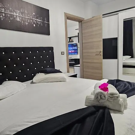Premium Promenada & With Pool Apartment Navodari